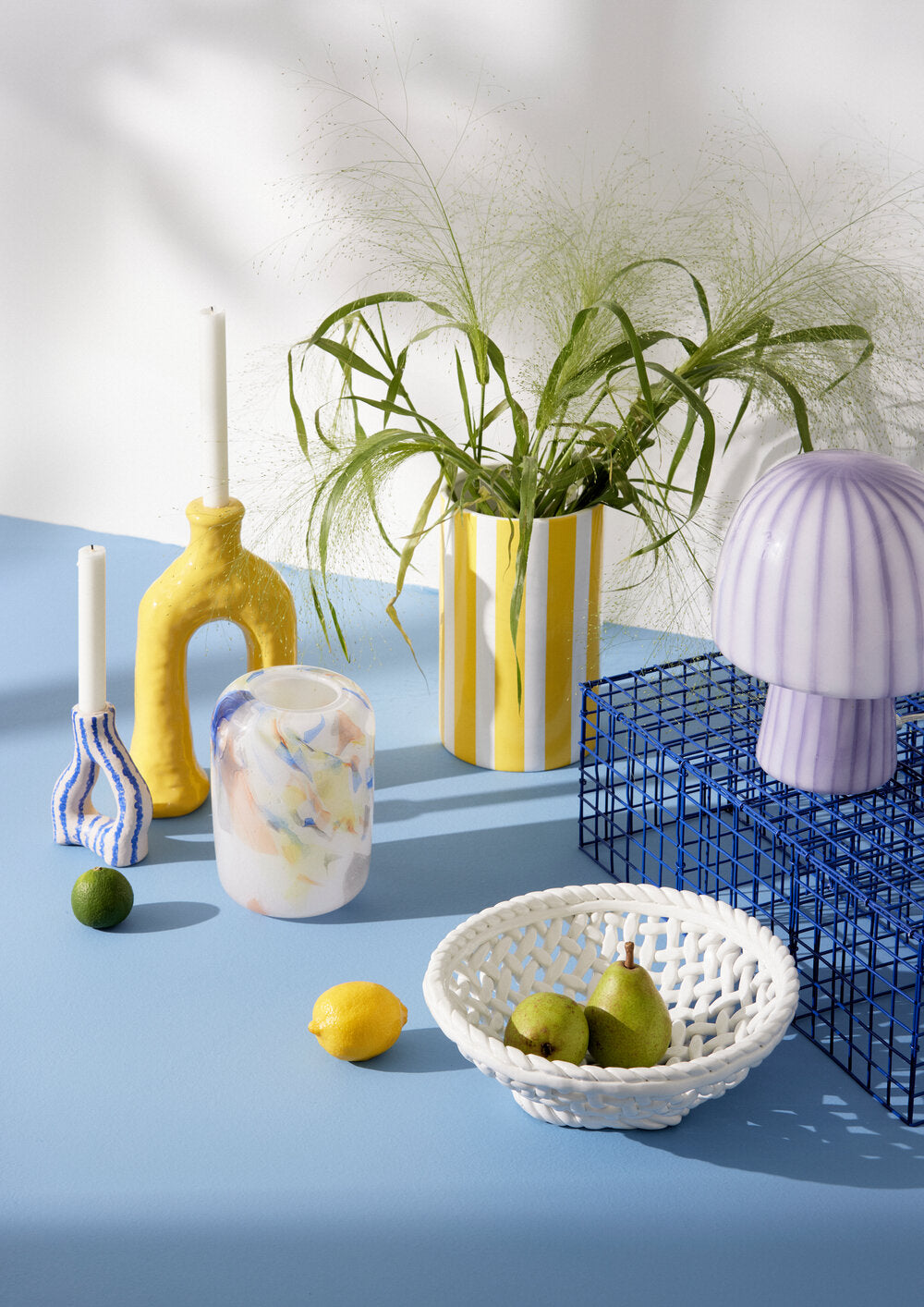 Skulpture lysestage, lysegul - H28 cm